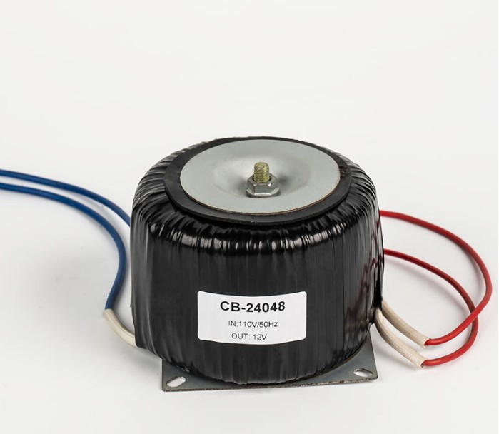 Kenapa pengubah toroidal berfungsi dengan baik dalam penukaran kuasa yang cekap, prestasi gangguan elektromagnet, dan pelbagai senario aplikasi?